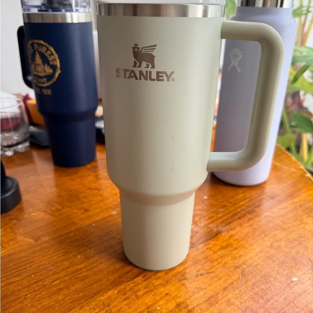 Stanley Tumbler 40oz grey green - Picture 2 of 7